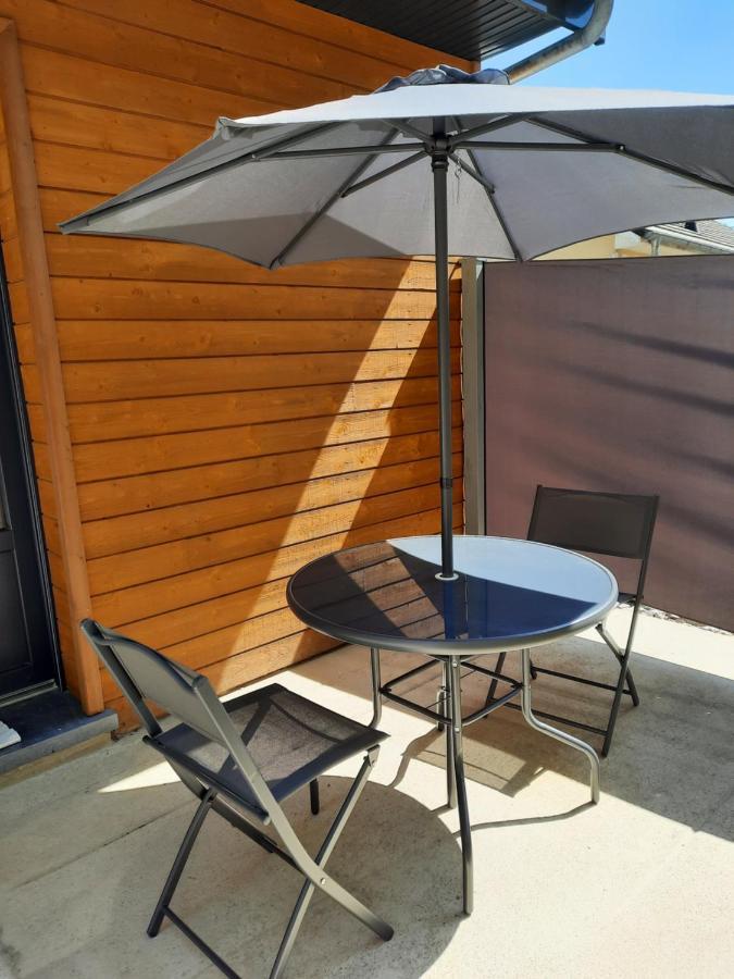 Chalet A L'Oree Du Bois Avec Parking Tournavaux Exterior photo